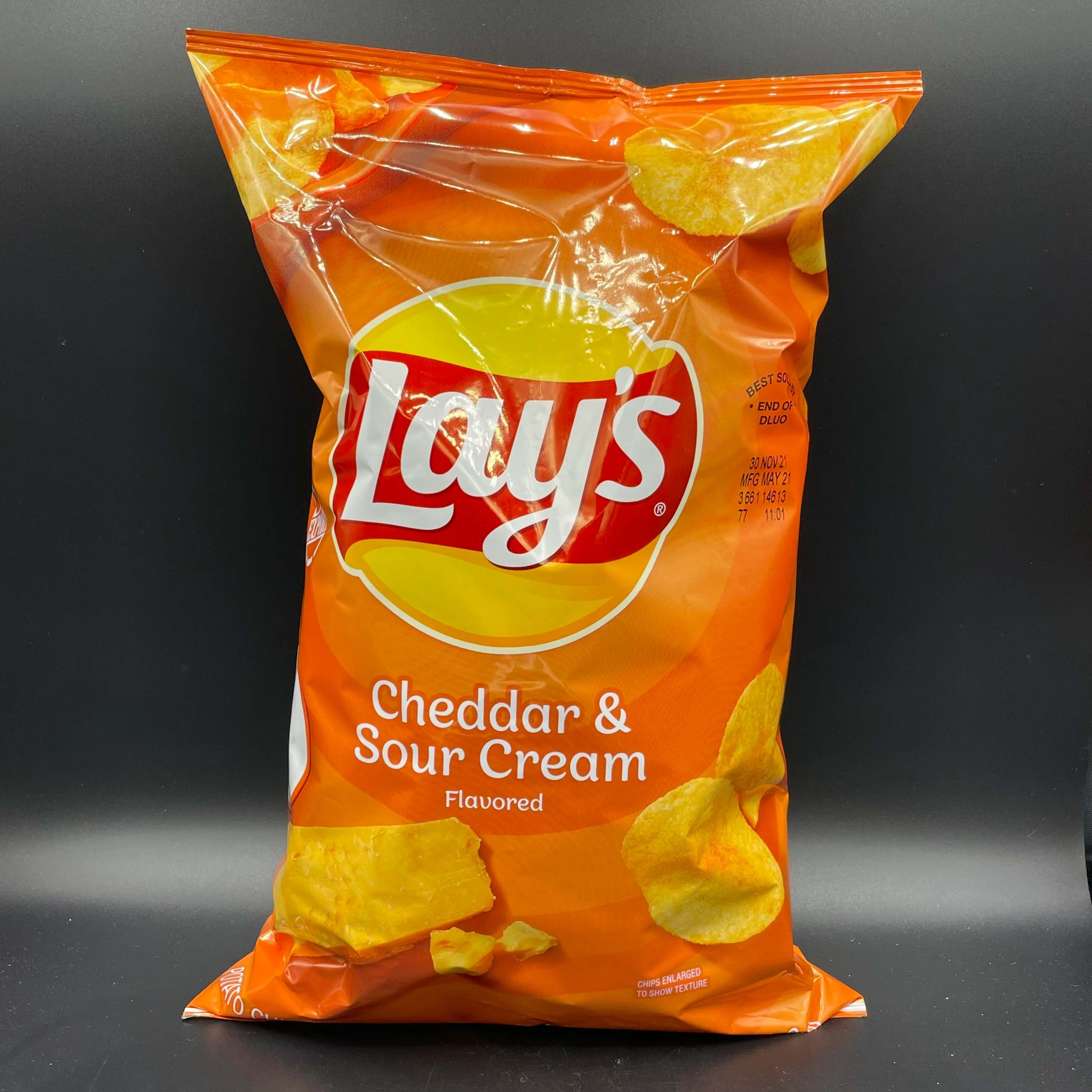 Lay’s Cheddar & Sour Cream Flavored Chips - Giant Bag, 184g (USA)